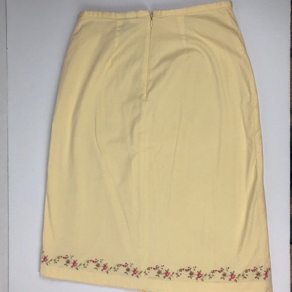 Vintage Gap Stretch embroidered Skirt - 2 - Picture 4 of 11